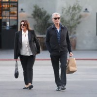 Pierce Brosnan i Keely Shaye Smith