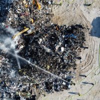 Fotografije iz zraka požara na odlagalištu otpada kod Dugog Sela