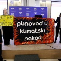 Prosvjednici na Plinarskom forumu
