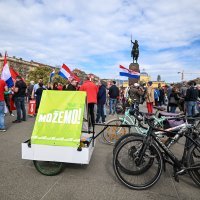 Prosvjedni skup - Dosta je!