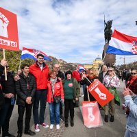 Prosvjedni skup - Dosta je!