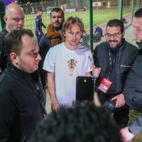 Obožavatelji dočekali Luku Modrića prije treninga u Kairu