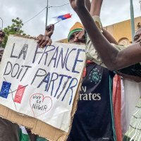 Simpatizeri vojne hunte u Nigeru mašu ruskim zastavama