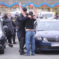 Okupljanje navijača u Dugopolju i dolazak u Split