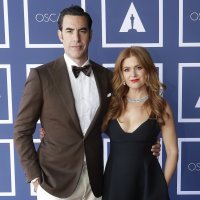 Sacha Baron Cohen i Isla Fisher