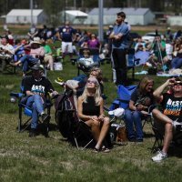 Ljudi diljem svijeta promatraju pomrčinu Sunca