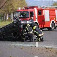Auto se okrenuo na krov u Novom Zagrebu