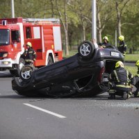 Auto se okrenuo na krov u Novom Zagrebu