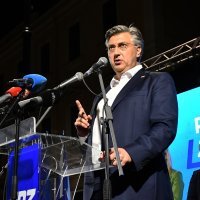 Andrej Plenković na skupu HDZ-a u Slavonskom Brodu