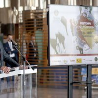 Prstenov poslovni forum