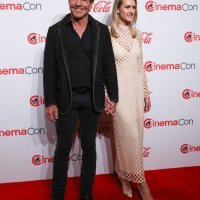 Dennis Quaid i Laura Savoie