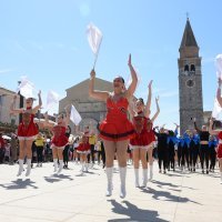 Umag plesao u Rim Tim Tagi Dim ritmu