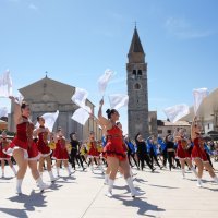 Umag plesao u Rim Tim Tagi Dim ritmu