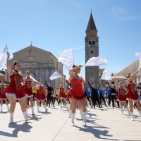 Umag plesao u Rim Tim Tagi Dim ritmu