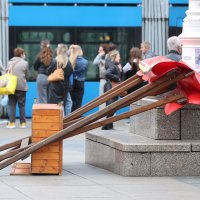 Jaki vjetar srušio je veliki broj štandova na glavnom gradskom trgu