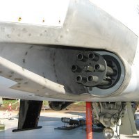 Top M61 Vulcan na donjoj strani talijanskog AMX-a