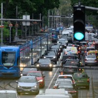 Velika prometna gužva i zastoj tramvaja u Savskoj ulici