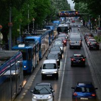Velika prometna gužva i zastoj tramvaja u Savskoj ulici