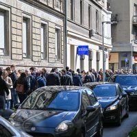 Na biralištu u Varšavskoj ulici u Zagrebu se stvorila velika gužva