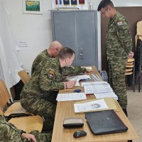 Neki pripadnici HV-a već su glasali