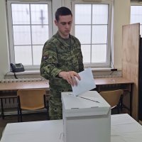 Neki pripadnici HV-a već su glasali