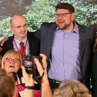 Peđa Grbin obratio se okupljenima u stožeru Rijeke pravde