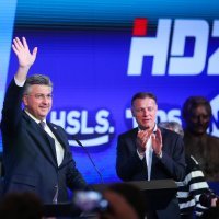 Andrej Plenković obratio se okupljenima u stožeru HDZ-a