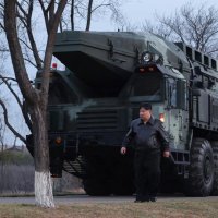 Prikaz novog sustava nije mogao proći bez prisustva diktatora Kim Jong-una - Licencirane fotografije - KCNA