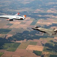 Stingray nadopunjuje gorivom F-35C