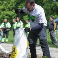 Tomislav Tomašević čistio otpad u Sesvetskom Kraljevcu