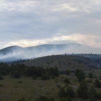 Požar na nepristupačnom terenu između Vrpolja i Grebaštice kod Šibenika