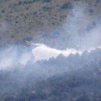 Požar na nepristupačnom terenu između Vrpolja i Grebaštice kod Šibenika