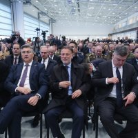 Politička elita na predstavljanju Rafalea