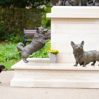 Spomenik kraljici Elizabeti II u Oakhamu