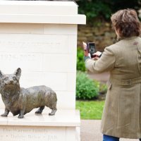 Spomenik kraljici Elizabeti II u Oakhamu