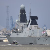 Razarač HMS Diamond