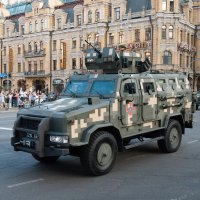 Kozak-2 na vojnoj paradi u Kijevu