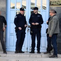 Molitelji u Šibeniku mole krunicu na gradskom trgu