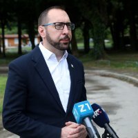 Tomislav Tomašević sa suradnicima posjetio Spomen park - Dotrščina