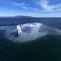 Dimenzije plovila su kolosalne i izgledom vjerno prate kretanje raže