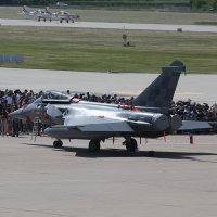 ojni avioni i vojna akrobatska grupa Krila Oluje