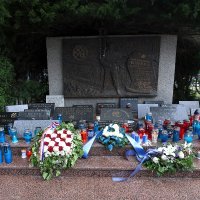 Zajec i Boban predvodili su polaganje cvijeća i paljene svijeća na spomeniku poginuli BBB-ovcima