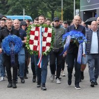 Zajec i Boban predvodili su polaganje cvijeća i paljene svijeća na spomeniku poginuli BBB-ovcima