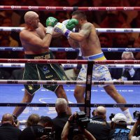 Oleksandar Usik postao je apsolutni svjetski prvak u teškoj kategoriji