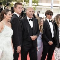 Kevin Costner s djecom