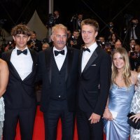 Kevin Costner s djecom