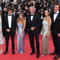 Kevin Costner s djecom