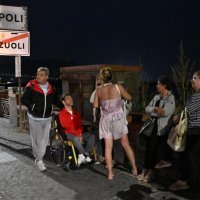 Stanovnici Pozzuolija i okolice Napulja izašli na ulice nakon potresa