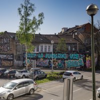 Grafiti i murali na zidovima bivše tvornice Medika