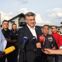 Andrej Plenković na mjestu pada zrakoplova kod Kerestinca